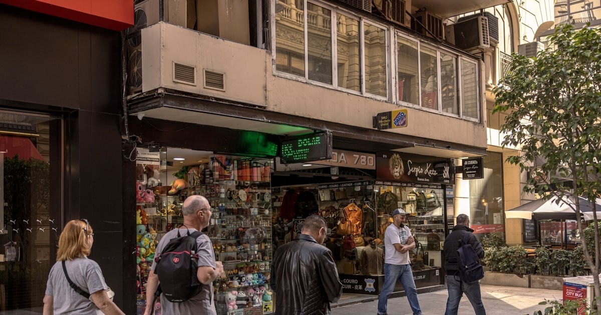 El dólar mayorista retrocedió a $1.511 en una jornada de señales mixtas para la plaza cambiaria