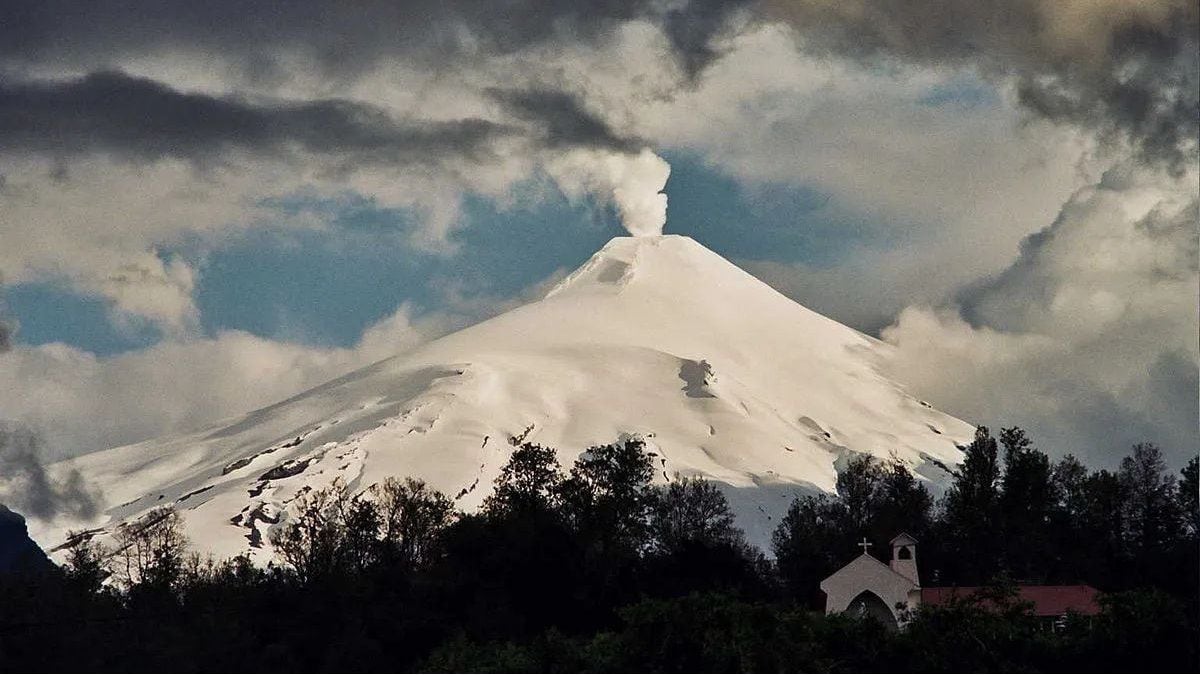 El Villarrica entra en alerta amarilla y redefine el mapa de riesgo en la cordillera neuquina