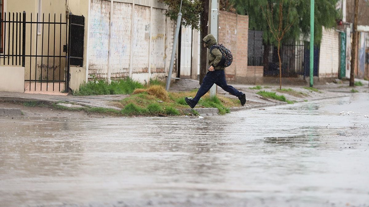 Neuquén se cubre de blanco: el SMN pone el ojo sobre la cordillera y la meseta y pide extremar los cuidados