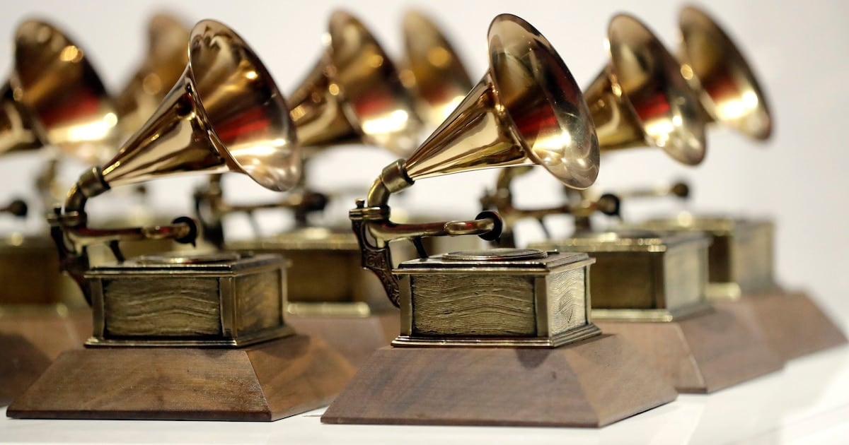 Siete candidaturas doradas: la música argentina desembarca en los Latin Grammy 2026 con CA7RIEL & Paco Amoroso a la cabeza