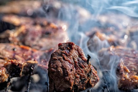 Un menú con cortes de tres países funciona en el primer piso de una parrilla de San Pablo