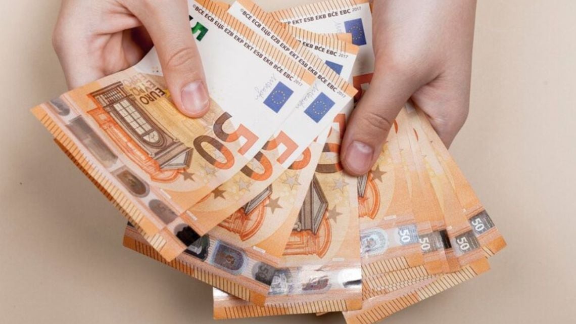El euro blue cerró la semana estable en $1.844,75 y quedó $64,75 arriba de la pizarra bancaria