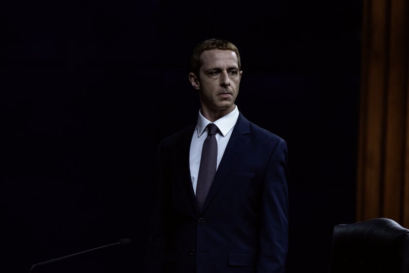 Jeremy Strong se metió en la piel de Zuckerberg y no se bajó ni en los cortes: Sorkin cuenta cómo fue filmar "El precio de la red"