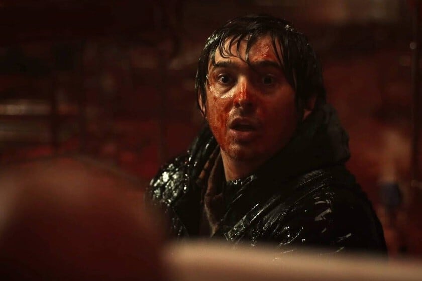 Zach Cregger lleva a Resident Evil al cine con Austin Abrams como un mensajero atrapado en Raccoon City