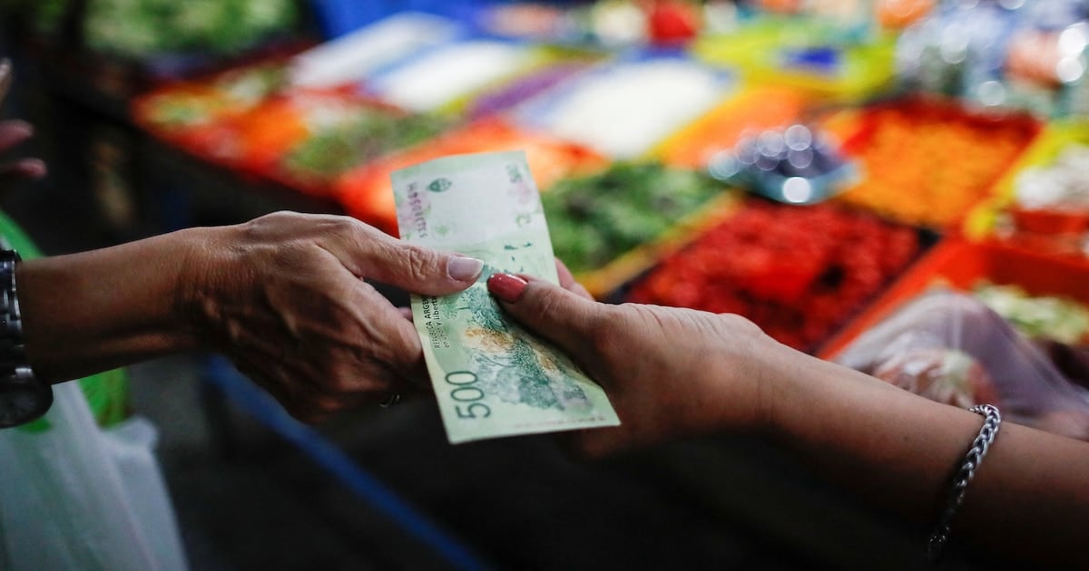 Los alimentos lideraron las subas de septiembre y las consultoras proyectan una inflación de hasta 2%