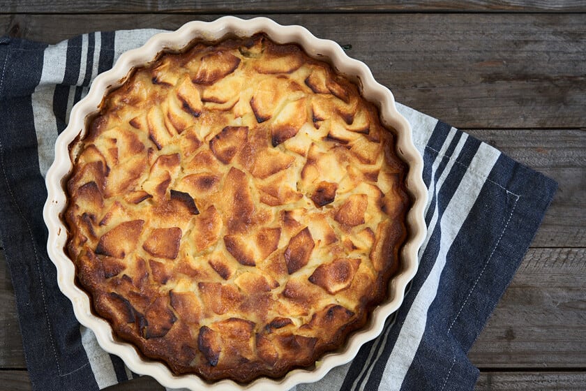 Manzana en la masa y cocción rápida: una tarta casera para resolver en media hora