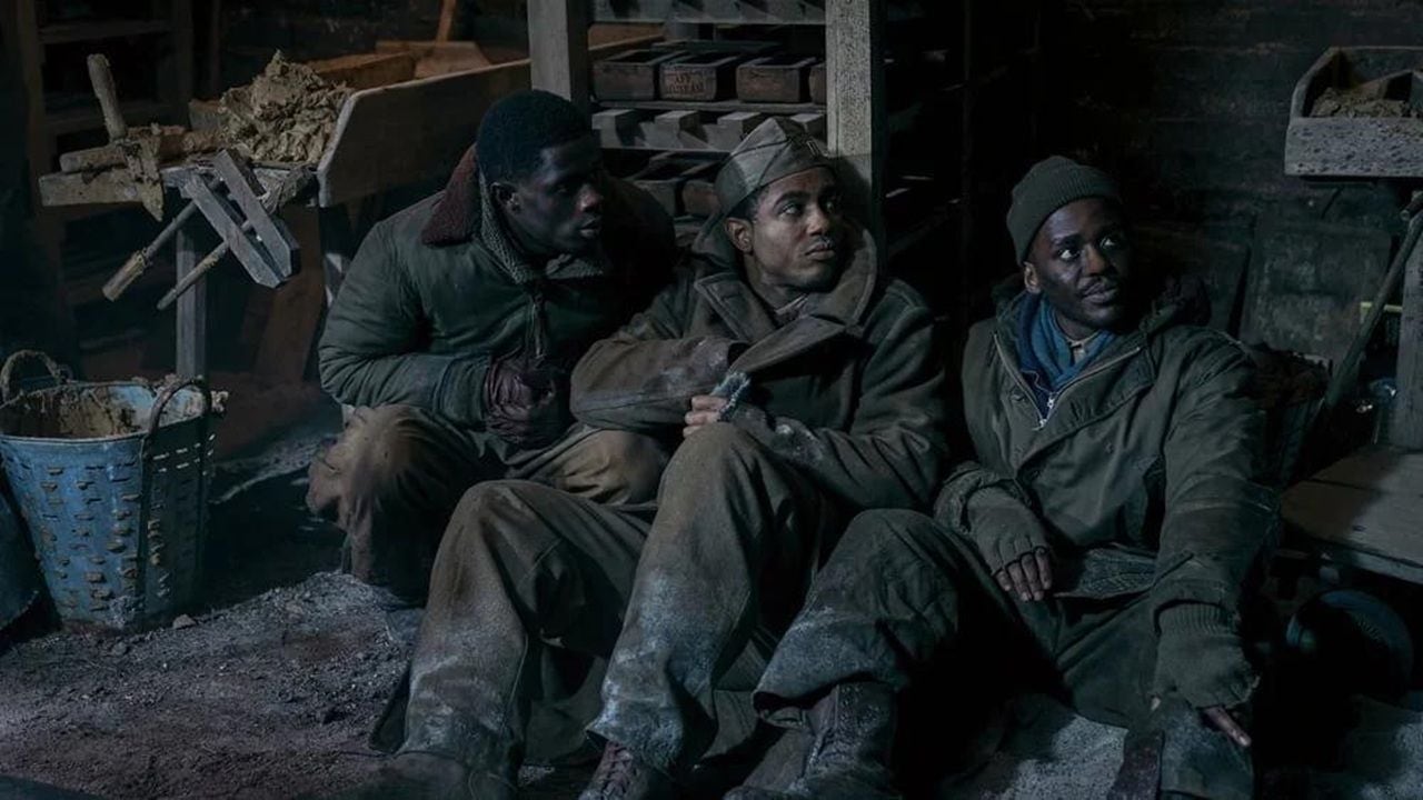 A siete mil metros de altura: la guerra que cuenta una nueva serie con sello Spielberg