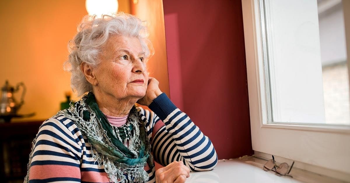 La sombra larga de la soledad: un estudio británico encontró diferencias de hasta casi seis años en la vida saludable