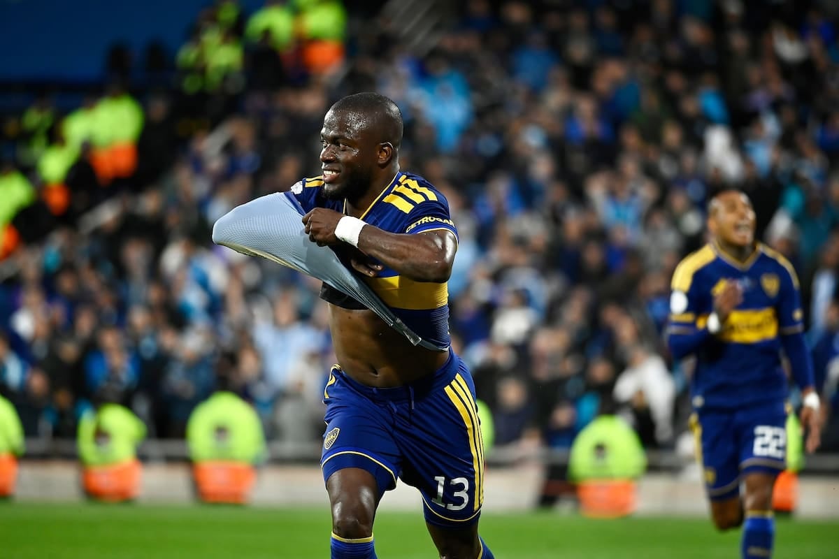 Valencia entró, ganó tres veces de cabeza y le dio a Boca una noche para el recuerdo en Arroyito