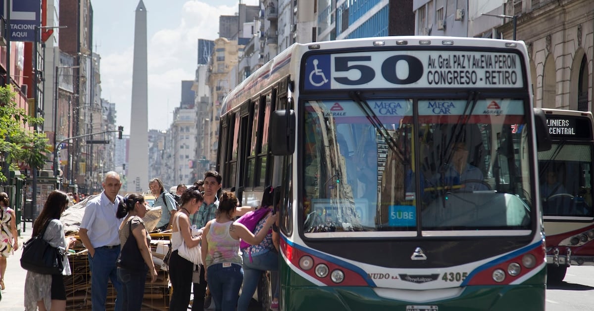Desde octubre, viajar en colectivo porteño costará al menos 920,48 pesos y el subte pasará a 1.817
