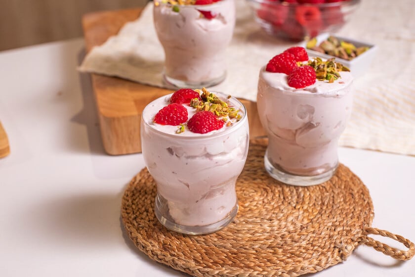 Mousse de frambuesas sin huevo: una opción fresca para resolver el postre con anticipación