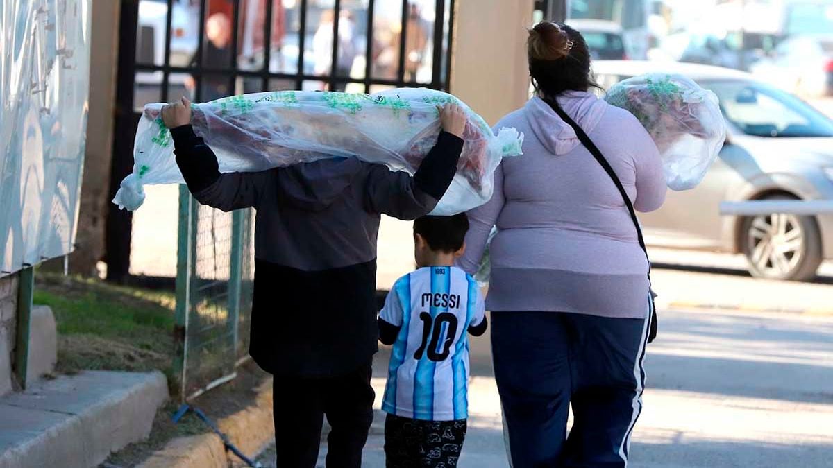 Dos sábados de octubre para recorrer el Mercado Concentrador con chivito, trucha y lo de siempre