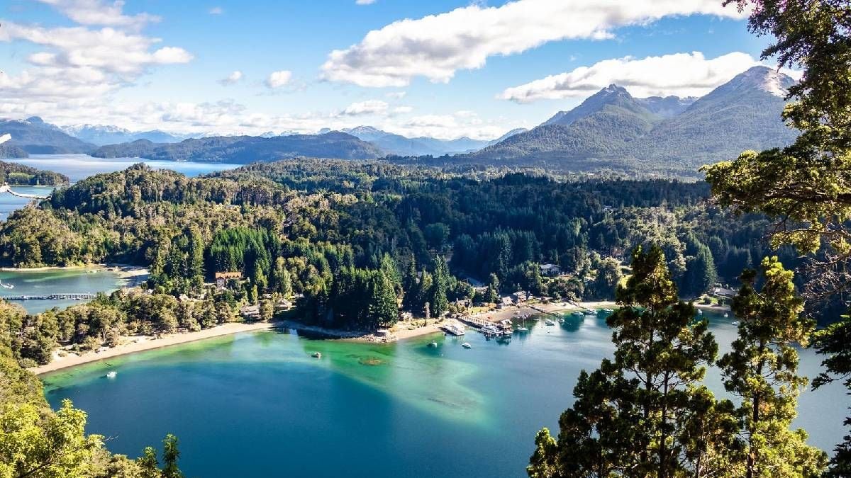 Un trueque junto al lago: vivir en Villa La Angostura a cambio de construir, pintar y arreglar el jardín