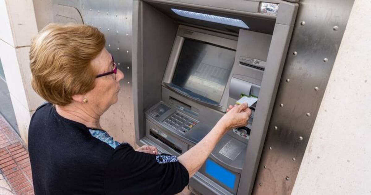La mínima de octubre suma $505.748 con haber y bono, y la fecha de cobro se corta por el feriado del lunes 12