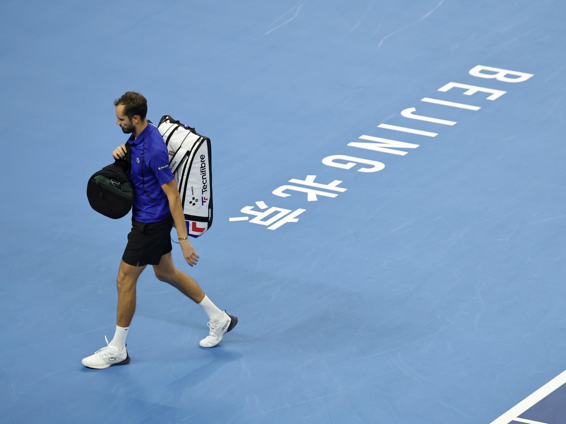 Medvedev se quedó afuera en Pekín por un accidente que lo dejó sin final