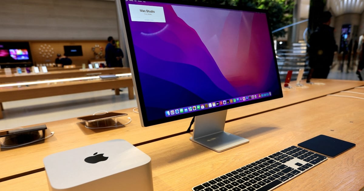 Una herramienta para liberar hasta 12 GB en la Mac, a cambio de perder la inteligencia artificial de Apple