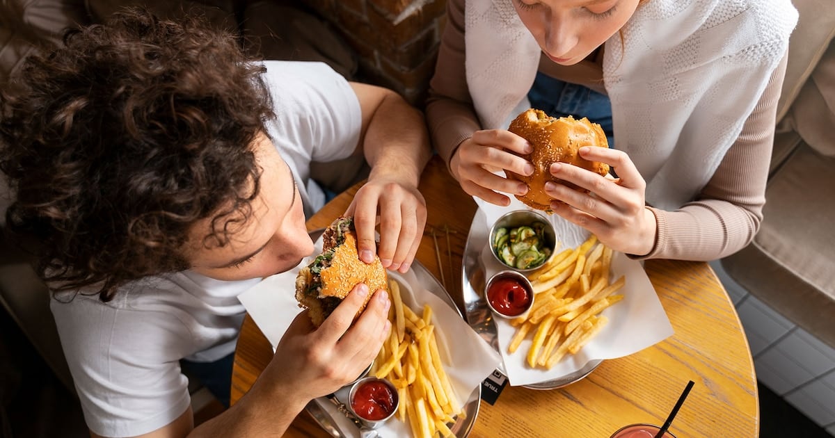 Un sándwich y una milanesa con la misma etiqueta, pero dos respuestas distintas en el cuerpo: lo que dejó un estudio sobre ultraprocesados