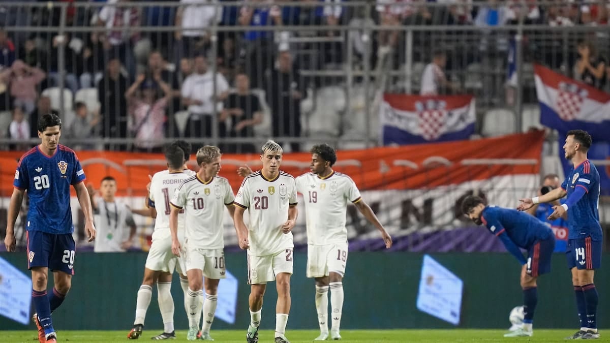 Merino apareció sobre el cierre y España se quedó con el clásico ante Croacia