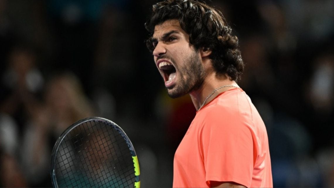Carlitos remontó en Tokio y va por la corona ante Lehecka