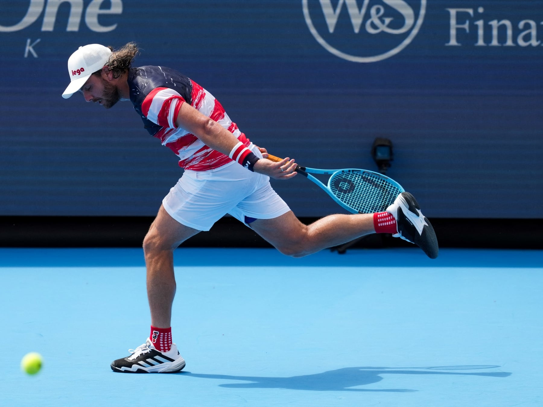 Trungelliti se topó con Sakamoto y se fue de Shanghai en la primera