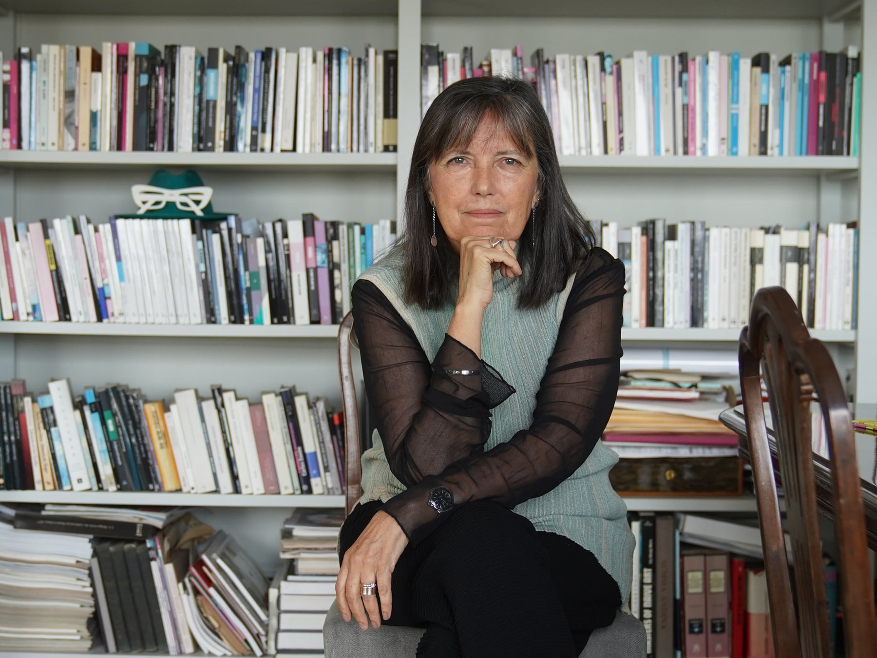 El canto que deja una amiga: Piñeiro vuelve a la novela y se cruza con el duelo, las aves y un secreto