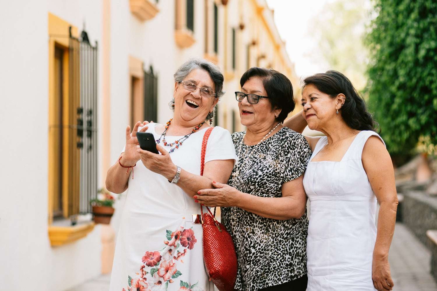A los 85 y con la valija siempre lista: la amistad viajera de Sandra y Eleanor que pasó por la Argentina