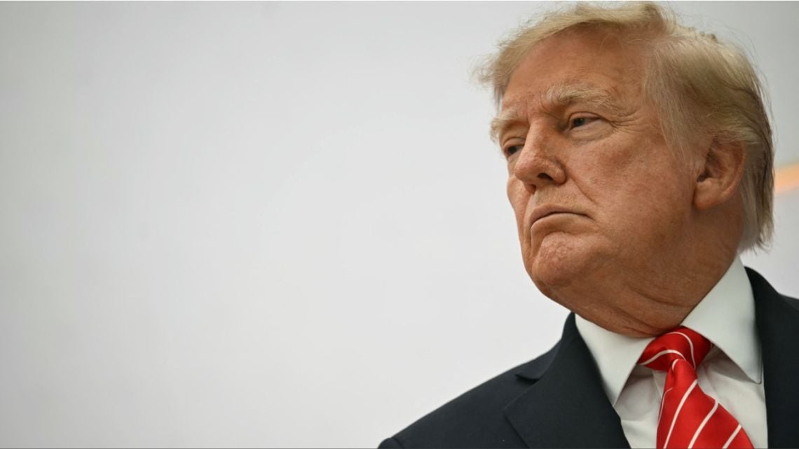 Por decreto: ahora en Washington le dicen "superinteligencia" a la inteligencia artificial y le dan medalla a Musk, Huang, Su y Brin