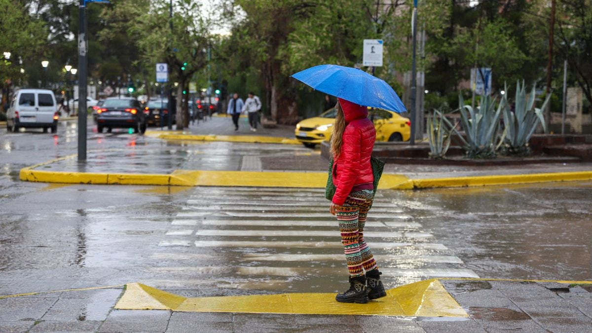 La tarde se vino oscura sobre la meseta: Neuquén se prepara para el peor tramo de la tormenta