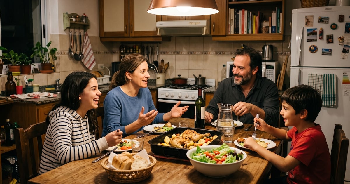 Sentarse a la mesa juntos: por qué ese gesto cotidiano sigue siendo clave para que los chicos aprendan a comer bien
