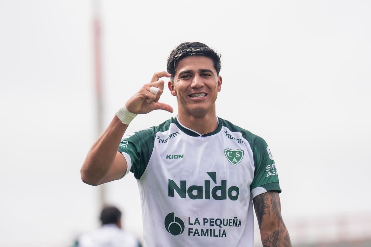 Marabel, el nueve que se reinventó después del fierro: a un gol de la cima y con River en el camino