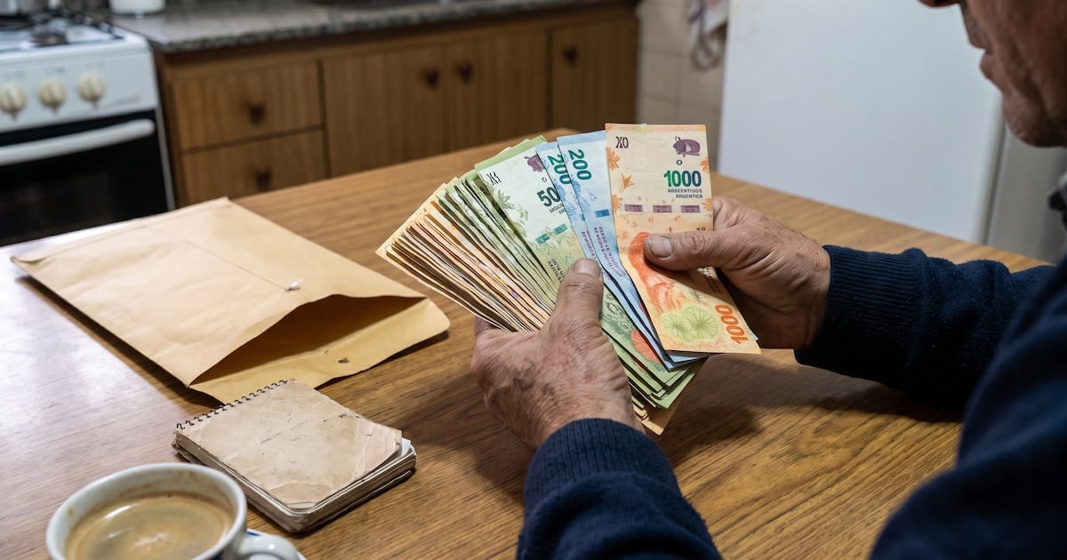 La deuda de las familias ya roza los 102 billones de pesos y la mora suma 22 meses sin freno