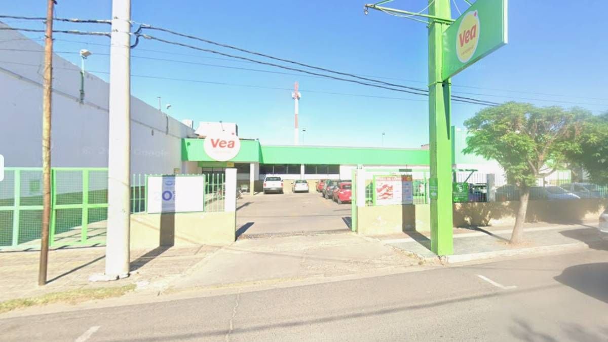 Una bici, un playón y un fallo que sacudió a los supermercados de Neuquén
