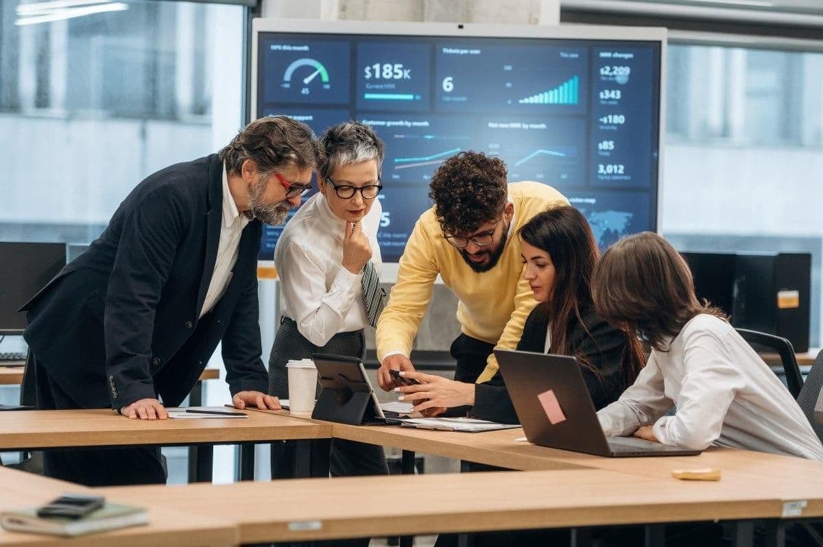 Uno de cada ocho empleados peruanos haría clic en un enlace sospechoso por 30.000 dólares y expone la red corporativa