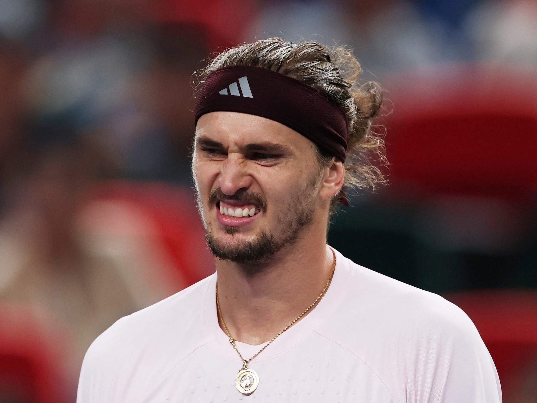 Zverev se quedó sin nafta en Shanghái: Davidovich Fokina lo bajó en semis y habrá final española