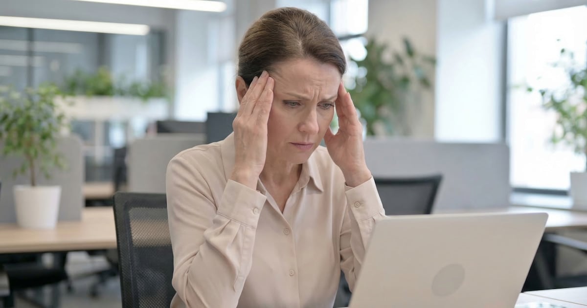 Cinco llaves diarias para desarmar el agotamiento laboral: lo que hay que saber de los ojos y las hormonas