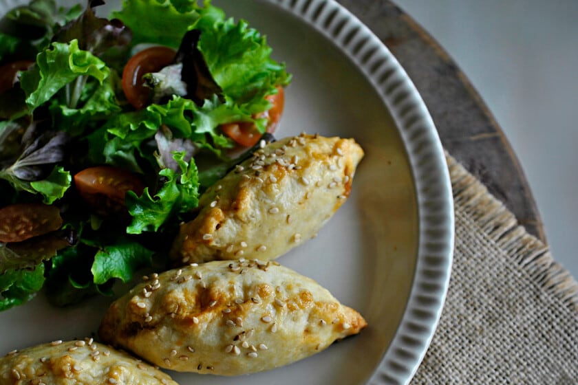 Empanadillas de ternera y champiñones, con masa casera y horneado