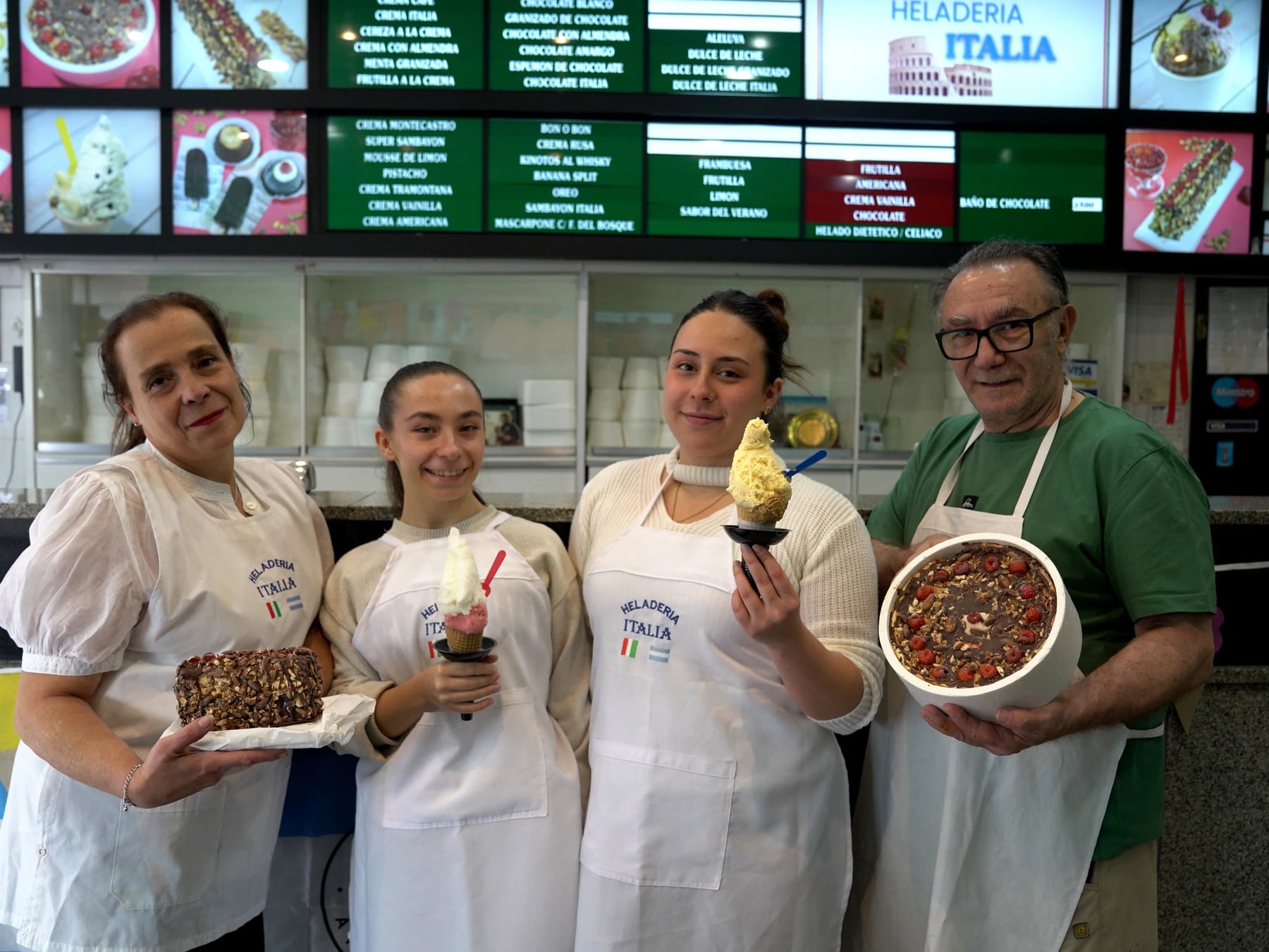 Monte Castro conserva un gelato de 1966 con recetas familiares y maquinaria original