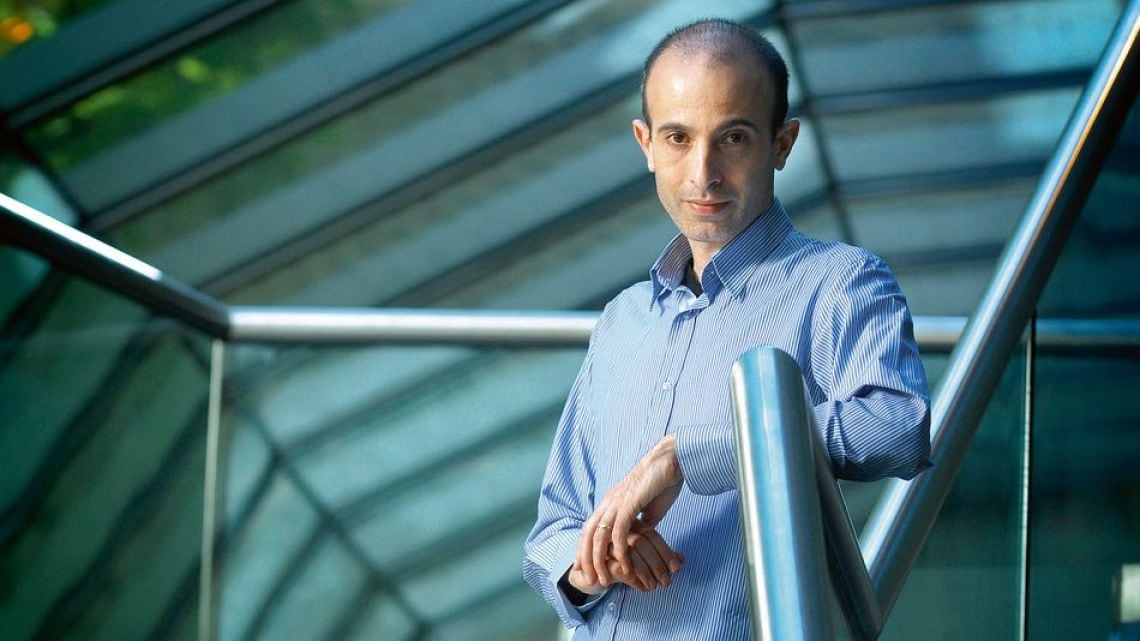 Harari advierte que la inteligencia artificial podría decidir sobre nuestras finanzas